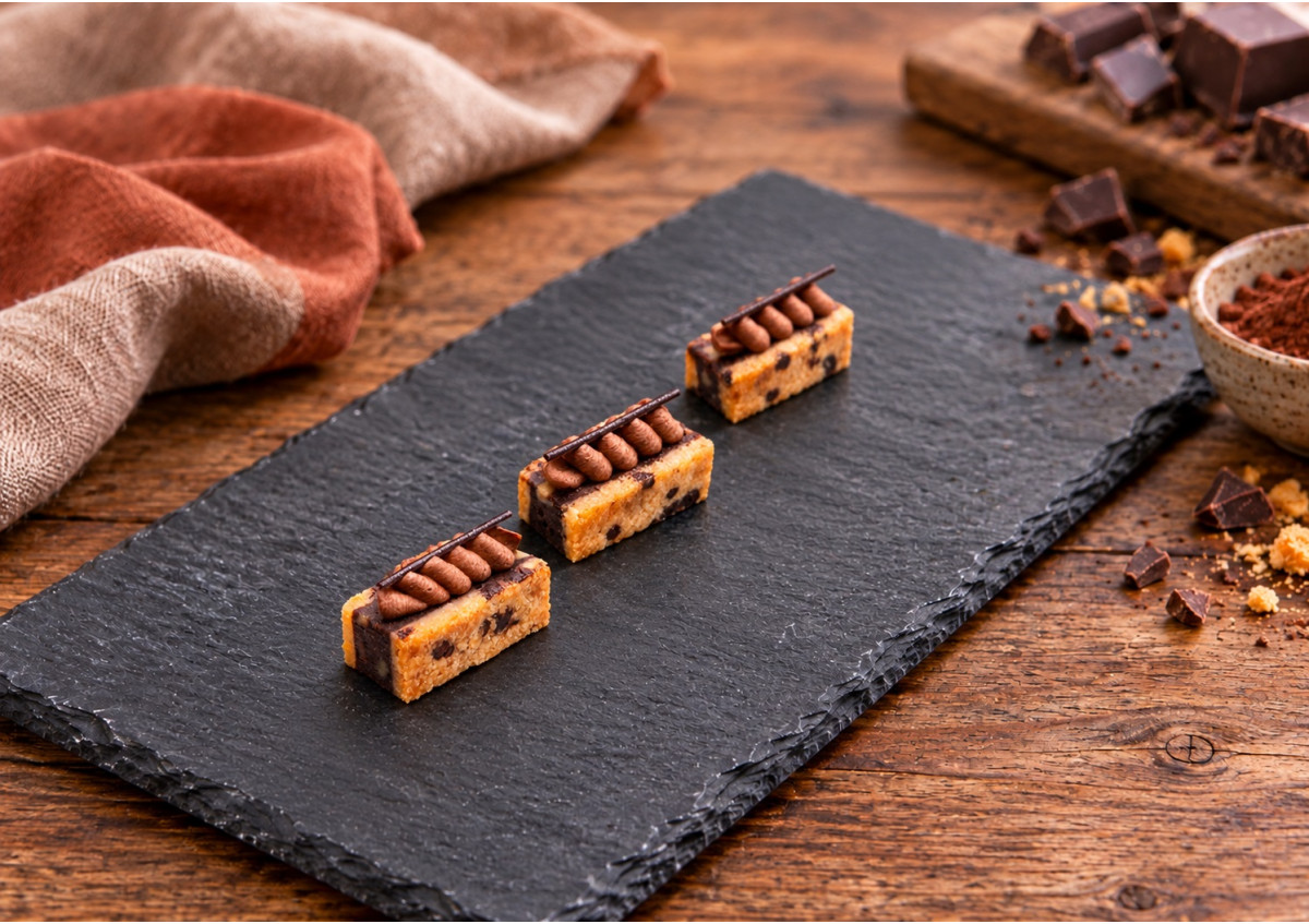 Mariages fondants de cookie et brownie, crémeux chocolat et finition chocolat noir.